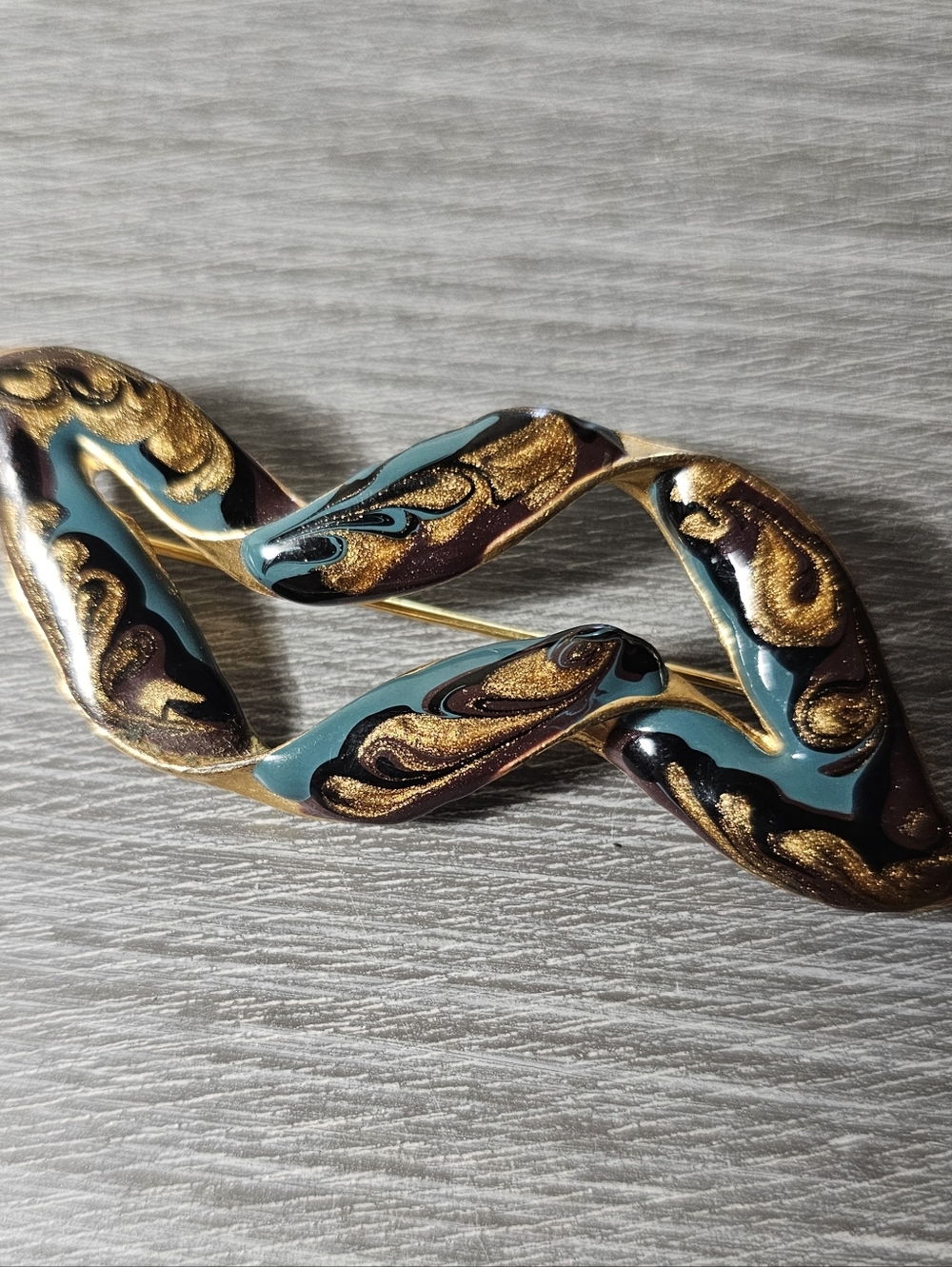 1980's Unsigned Gold Swirled Enamel Brooch Pin